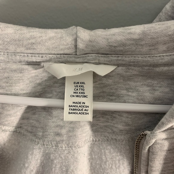 H&M basic essentials zip-up - Picture 2 of 4